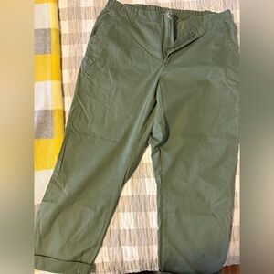 Old Navy Women's Olive Green Capris